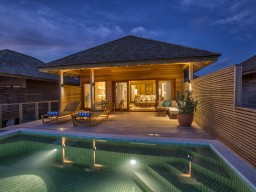 Hurawalhi Island & Spa, Ocean Pool Villa in Abendstimmung